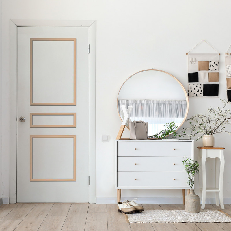 Porte habillée d’un décor classique 3 panneaux