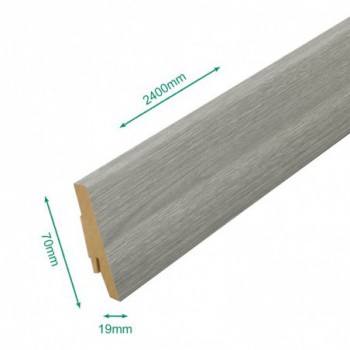 Pack 5 Plinthes décoratives 5946 chêne rockford 2400 x 70 x 19 mm.