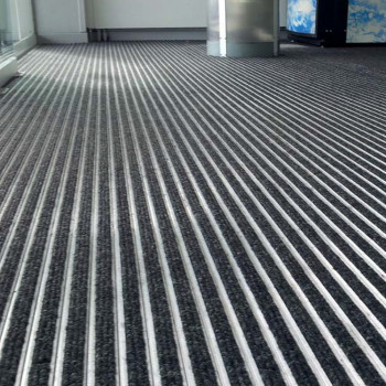 Tapis entrée clipsable aténéa anthracite long 110 cm x larg 3,3 cm ép 9 mm surf : 0,5 m²
