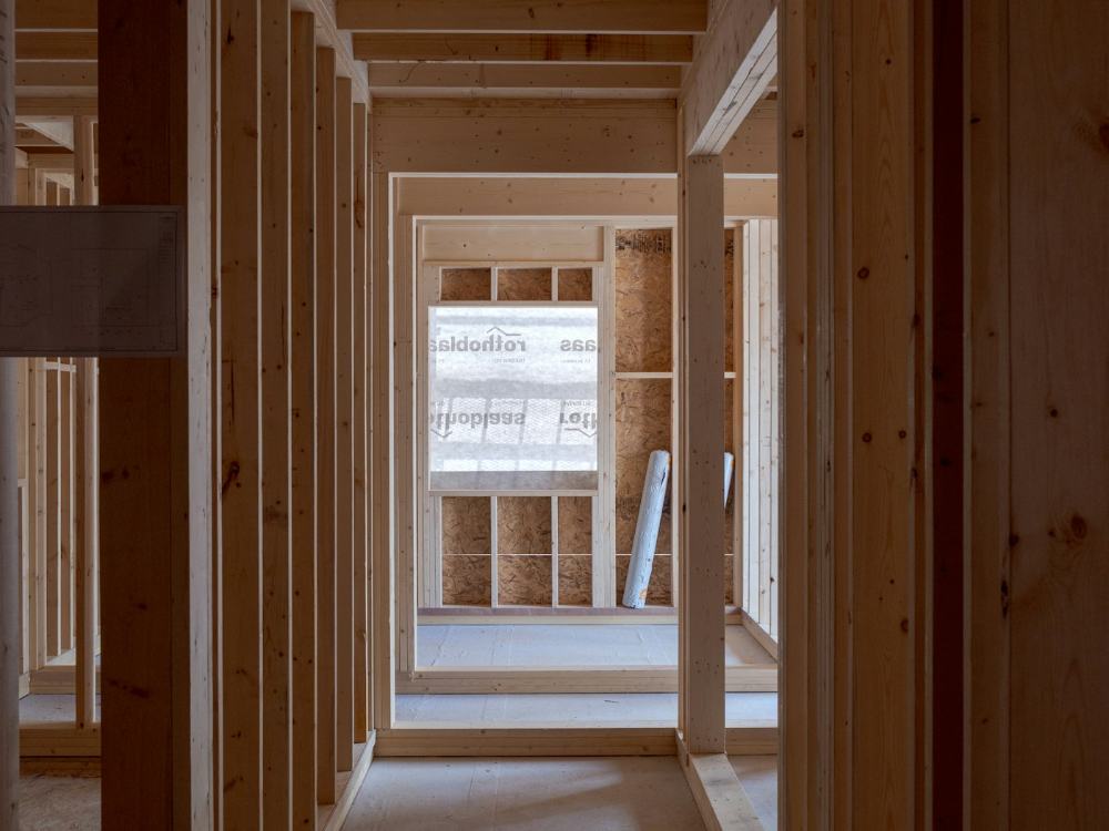Ossature bois en cours de construction intérieure